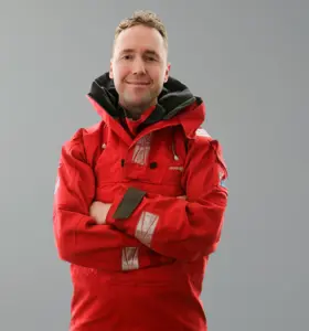 Brendan Hall - Award-winning leadership expert helping organizations build resilient, high-performing teams through trust, ownership and collaboration.