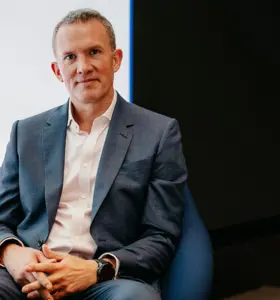Ash Alexander-Cooper - Author of Mindful Soldier, international AI leader and keynote speaker on resilience, leadership and performance under pressure.