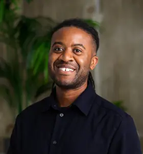 Andy Ayim - Award-winning leadership speaker helping organisations build inclusive cultures, psychological safety and stronger leadership through practical action.
