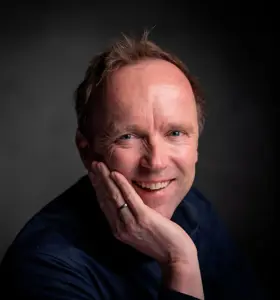 Wouter Plevier - Elevate Your Organization with Wouter Plevier: Experience dynamic keynotes on talent development, collaboration, and leadership, fuelled by passion and music.