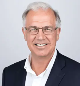 Paul Matthews - Author, executive, consultant and learning expert on a mission to help organisations develop through informal learning