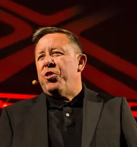 Gordon Tredgold - Boost performance by 200% and achieve measurable success with Gordon Tredgold, a global leadership expert.