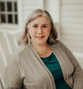 Colleen DelVecchio - Maximize strengths, prevent burnout! Colleen DelVecchio empowers teams to embrace strengths-based leadership for lasting impact & performance.