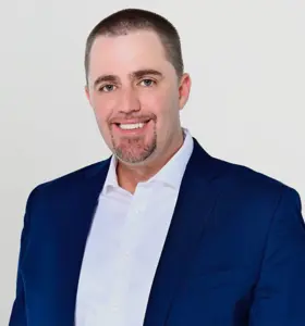 Danny Snow - Danny Snow delivers engaging, experience-driven keynotes that elevate customer service, leadership, and organizational performance.
