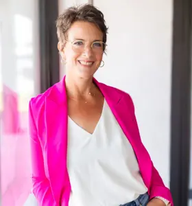 Amy Downs - Amy Downs is a survivor, former CEO, and bestselling author who inspires audiences to turn adversity into action and hope into results.