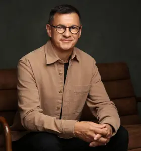 Allister Frost - Allister Frost inspires professionals to turn uncertainty into opportunity with a future-ready mindset that drives growth, resilience, and action.