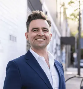 Christian 'Boo' Boucousis - Fighter pilot shows businesses the power of a high-performance mindset in overcoming problems and how to engage employees in mindset principles.