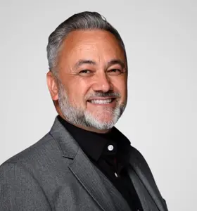 Warren Knight - Warren Knight is a prominent digital transformation expert and award-winning keynote speaker, trainer, and coach. He helps leaders globally build sustainable and efficient organizations through technology and innovation, with the goal of empowering 1 million leaders by 2035.