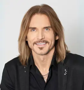 Rob Shanahan - Music industry insider and celebrity photographer Rob Shanahan reveals the art of passion-driven career success.
