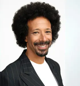 Flo Akinbiyi - Trusted by Fortune 500 brands, Flo Akinbiyi delivers engaging, interactive keynotes that transform public speaking and communication into powerful business tools.