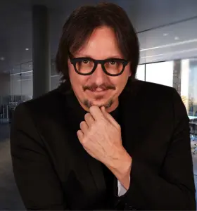 Marco Camisani-Calzolari - With 35 years in tech and global recognition, Marco helps organizations turn digital complexity into strategic business advantage.