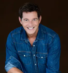 Carl Naughton - Carl Naughton inspires with keynotes on curiosity, adaptability and future courage that spark clear thinking and meaningful progress.