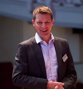 Ben Hines - Ben Hines transforms leadership and teamwork through powerful storytelling, music, and interactive keynote experiences.