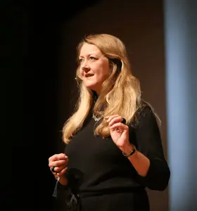 Annie Machon - Annie Machon gave up her career as an agent with British intelligence to become a whistleblower. She speaks about her experience from the 90s.