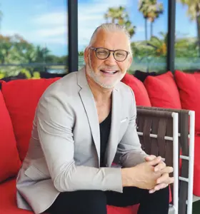 Paul Scanlon - Paul Scanlon: Renowned keynote speaker, empowering organizations to unlock their full potential.