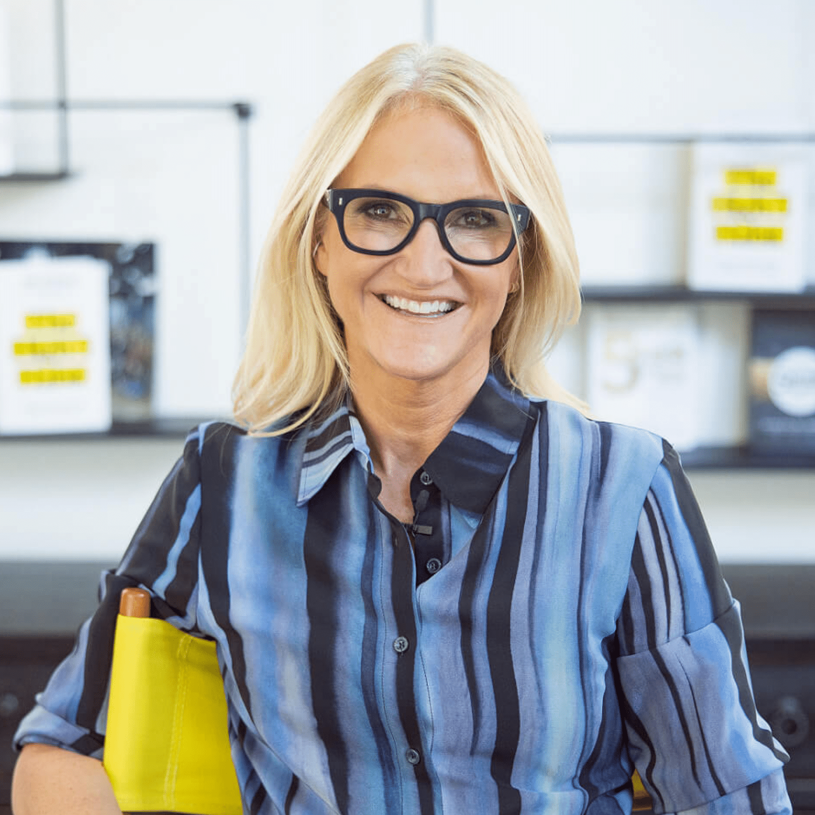 How to Take Part in Mel Robbins's High Five Challenge